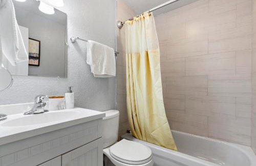 Modern 4BR Getaway Pet Friendly Outdoor Lounge - Foto 19