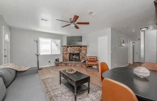 Bear Forest Hideaway, 5 Bed's, Indoor Fireplace! - Foto 10