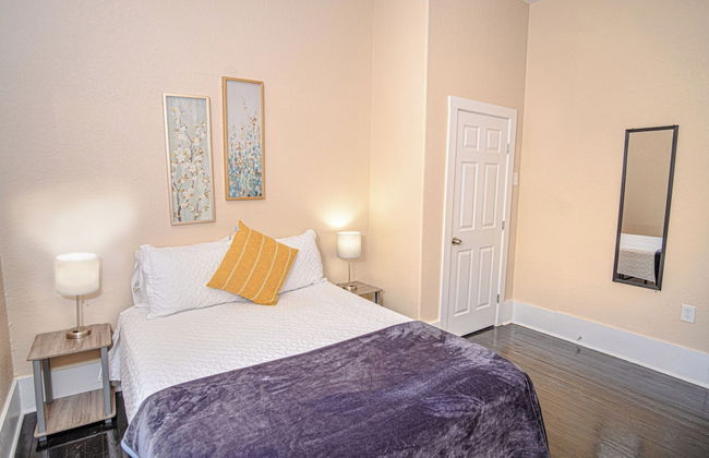 3 Br/1 BA Remodeled Home Near Downtown - Photo 3