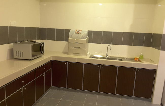 Laman Kurnia Holiday House - Photo 13