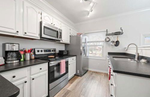 Mass Ave Gem and steps away from Yoga Studio - Foto 3