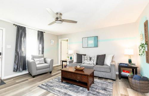 Lakeside Serenity Your Perfect Getaway Gallatin - Photo 1