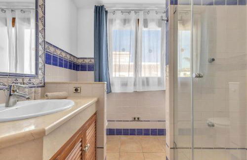 Villa Magnolia by Finest Rentals - Photo 26