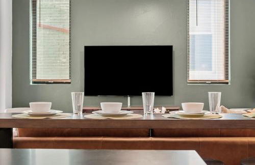 PFR Suites - Highland, 3BR 2BA Shadyside Condo, 2 Decks and Off-Street Parking - Foto 25