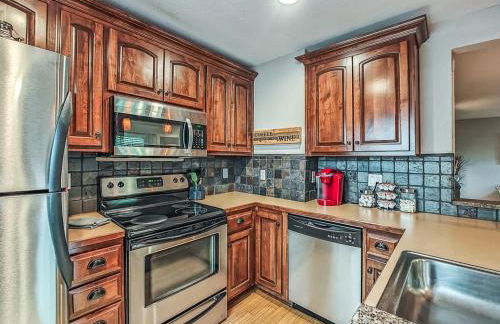 Quiet Plaza Two bedroom 2 Bathroom - Photo 19