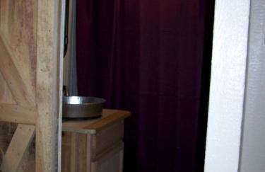 Cozy Wood Shed Tiny House Near Old Hickory Lake w/ Full Kitchen, Fire Pit & Breakfast - Foto 11