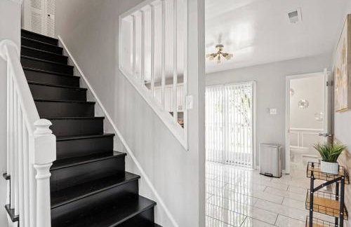 Fly In Style! Charming Townhome 6 Mins from RIC! - Foto 30