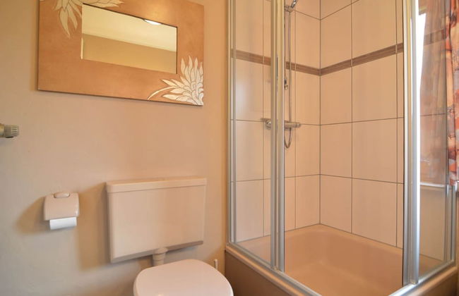 Modern Holiday Apartment With Large Garden Near the River Moselle - Photo 12