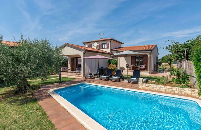 Holiday House in Novigrad With Pool - Foto 1