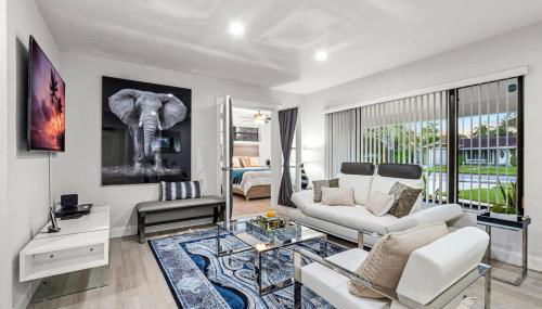 Tropical Getaway - Heated Pool & Patio Retreat - Foto 2