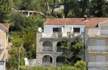 Amare Apartments - Photo 8