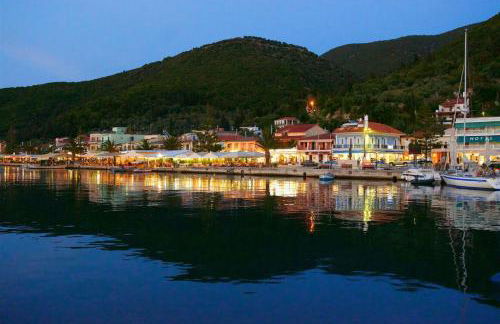 House of Hats - next to the coast - Karavomylos - Photo 31