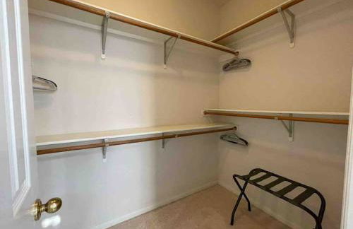 Lovely Woodlands home w/heated pool and spa! - Foto 42