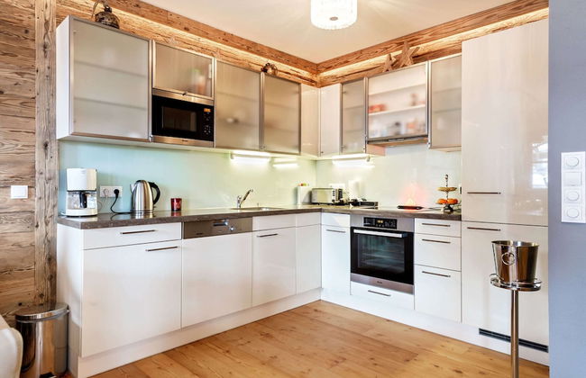 Unique & Exclusively Furnished Chalet near Ski Lift - Foto 8