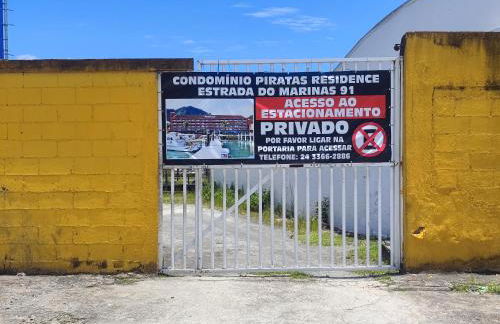 SUPER FLAT 180 graus em Angra dos Reis , Frente Mar na Marina Piratas com estacionamento - Foto 35