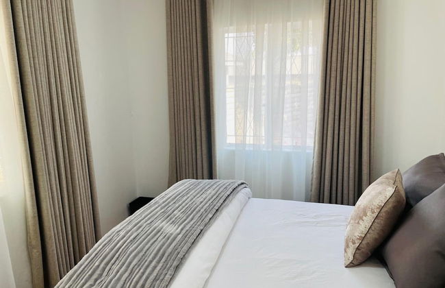 Immaculate Home in Avondale West - 2166 - Foto 25