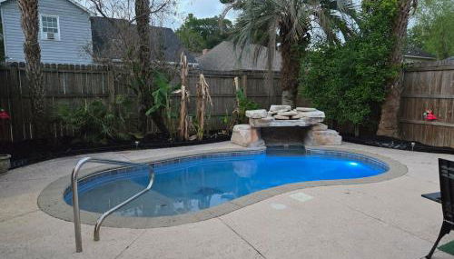 The University of South Alabama Poolside Getaway 'Veteran Own Business ' - Foto 3