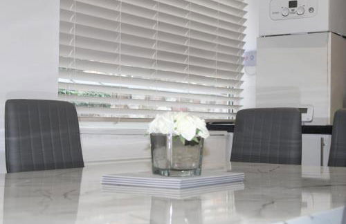 Beautiful, Spacious, Old Trafford home - Foto 24