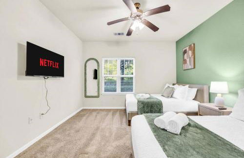 3BR Family Suite with Games & Pool - Foto 16