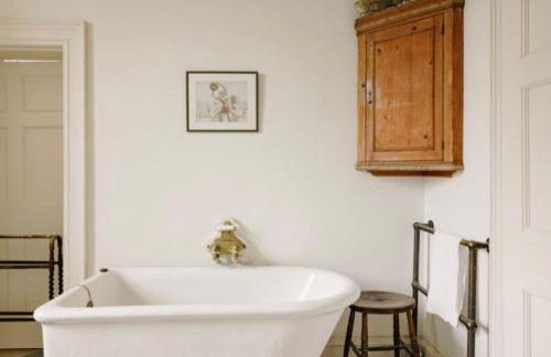 CRESSY HALL - Historic Grade II Listed Manor, Gorgeous Topiary Garden - Foto 72