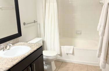 Hidden Gem at Med Center 2BR & 2BA Apartment - Foto 25