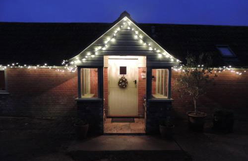 Downclose Piggeries - Photo 28