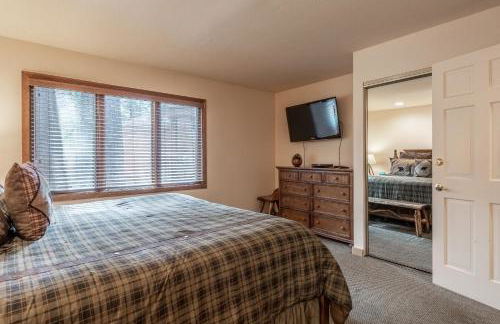 Updated 2 Bedroom and Loft 2 Full Bathroom Woodlands #51Just Steps to Shuttle Close to Golf Course - Foto 13