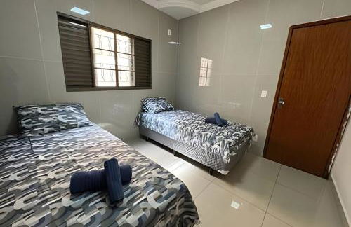 Espaçosa casa próxima ao Centro - Foto 14