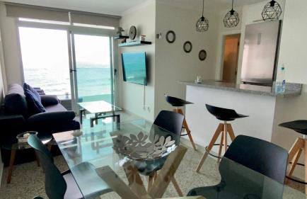 Hermoso Edificio Frente al Mar, a pie de Playa y hermosas vistas - Photo 10