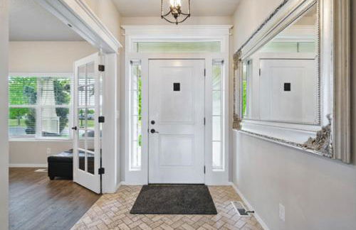 Family Fun! Gorgeous North Idaho Home w/Tesla Charge : Prairie Inn - Photo 2