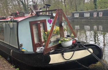 Stylish Home With Full Amenities - Photo 31