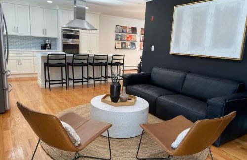 Walk to the Beach - Modern Home with FirePit and Bikes - Foto 20