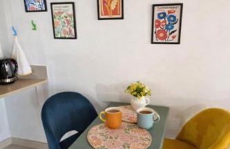 Studio Pop-25m2-Neuf et coloré - WiFi-Netflix - Foto 4