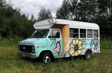 Vintage Short Bus Vacation Rental Nestled in the Forest near North Conway, New Hampshire - Foto 5