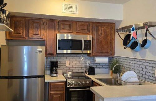 Cozy Updated Cove of Heaven, 5mins to Lake Hefner! - Photo 15