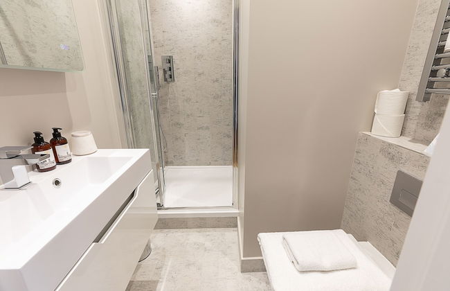 JOIVY Astonishing 2 Bedroom near Mayfair & Piccadilly Circus - Foto 16