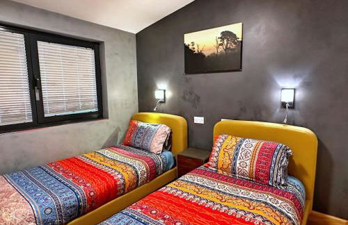 Chy Mena. South facing lodge with hot tub & views. - Foto 4