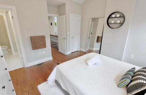 Stroll to The Hip Strip From Shaw Basement Suite - Foto 16