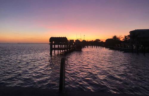 THE SANDCASTLE SUITE! Brand New 2Bedroom in Oceanfront Complex! BE THE FIRST to Visit our Condo Townhome with FREE Parking & Private Garage at Ocean Isles 38 Marathon FL KEYS! SPECIAL PRICING!!! - Foto 15