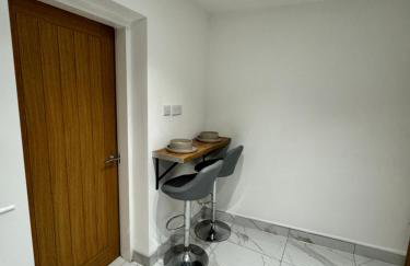 Contractor and Family, Private Detached Property DY5 - Foto 3