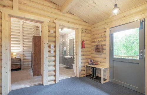 Treetops Luxury Log Cabin - Hot tub, BBQ & Sauna - Foto 12