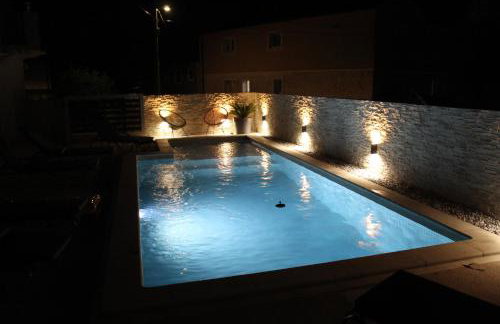 Apartments Mia with pool near Medulin - Photo 27