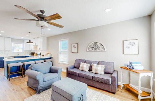 Out of the Blue - Photo 5