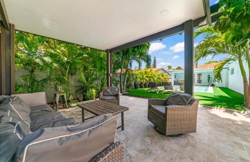 Luxury Vacation House in Miami’s Center! - Photo 20