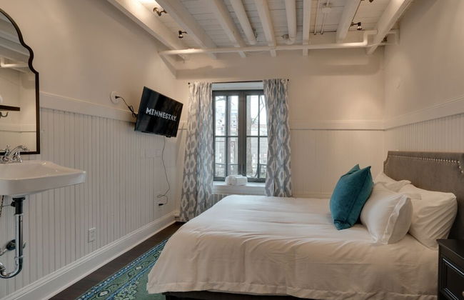 Downtown Rockstar Residence - Photo 3