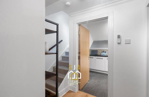 Crown Apartment - SJA Stays - Modern 2 Bed Apartment - Foto 10