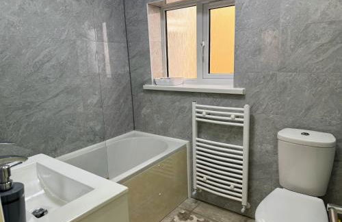 Cosy Retreat Your Home Away - Photo 14