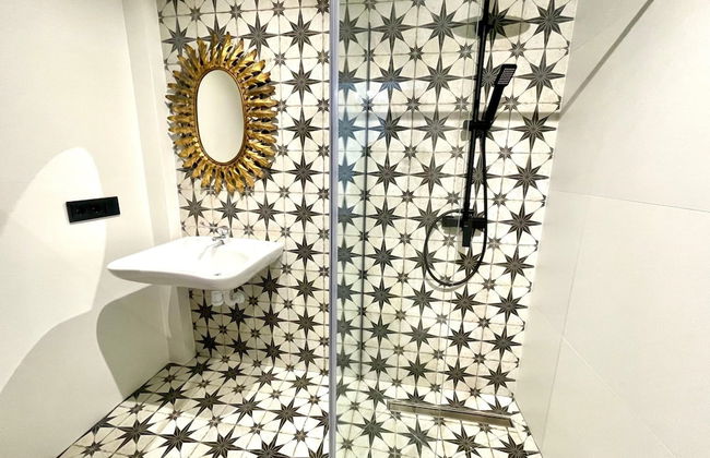 Los Angeles With 3 Bedrooms and 3 Bathrooms - Photo 14