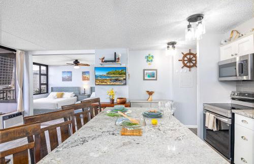 7FL Remodeled, Close to Beach & Dining with Free Parking - Photo 66