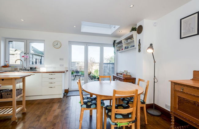 Charming 3 BR House - Garden Parking Near CS Lewis Park - Foto 35